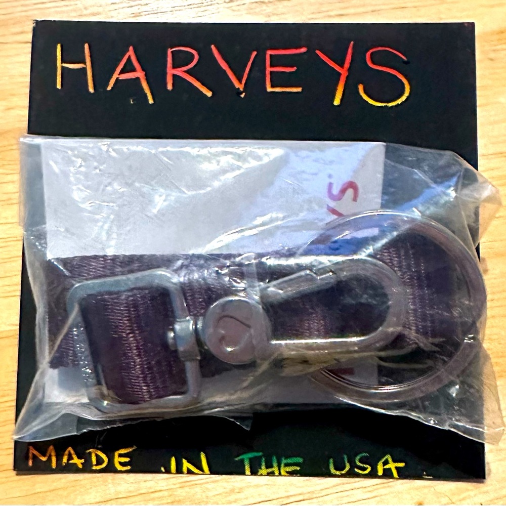 Harveys CNG Click-N-Go Seatbelt Keychain in BLACKBERRY